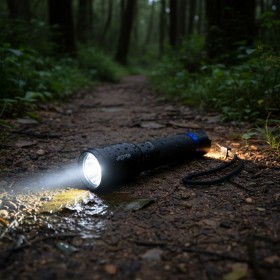 多功能LED手電筒